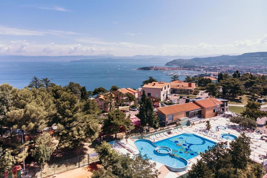 Mare-Sole Apartment Изола Екстериор снимка
